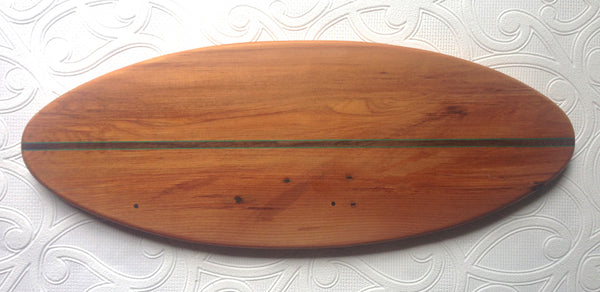 rimu serving/chopping board with puriri and green inlay